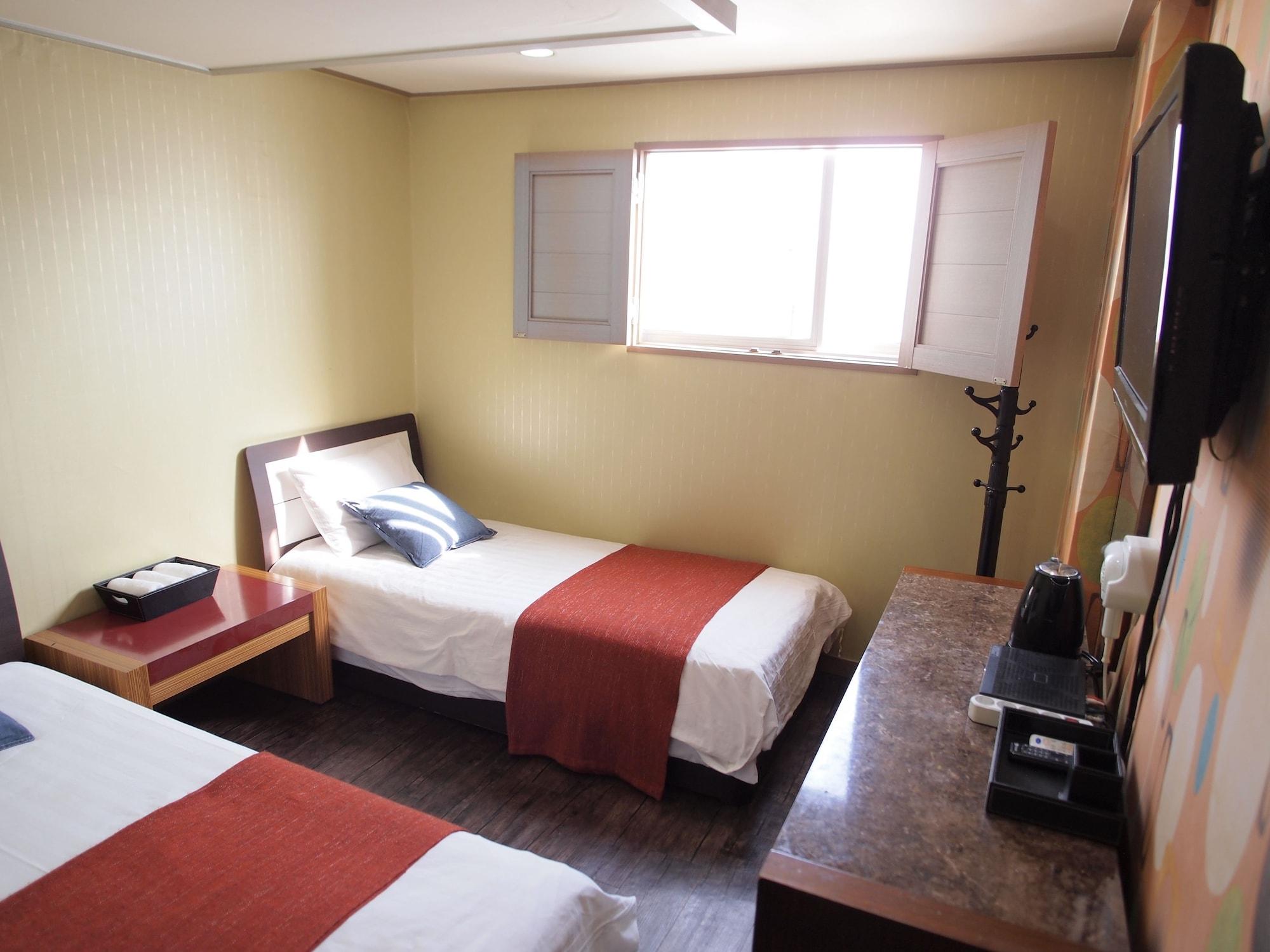 Hostel J Stay Seoul Exterior photo