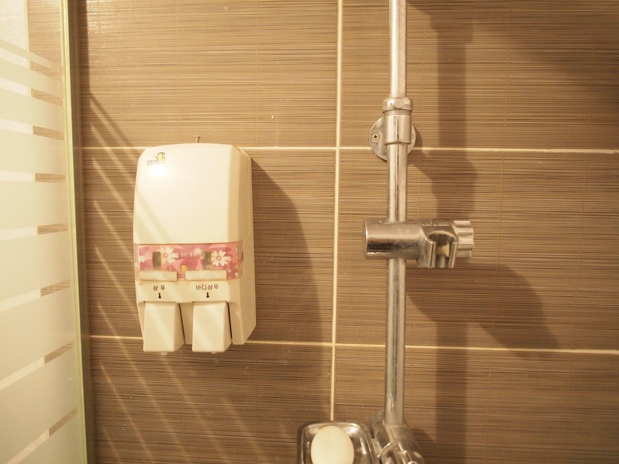 Hostel J Stay Seoul Exterior photo
