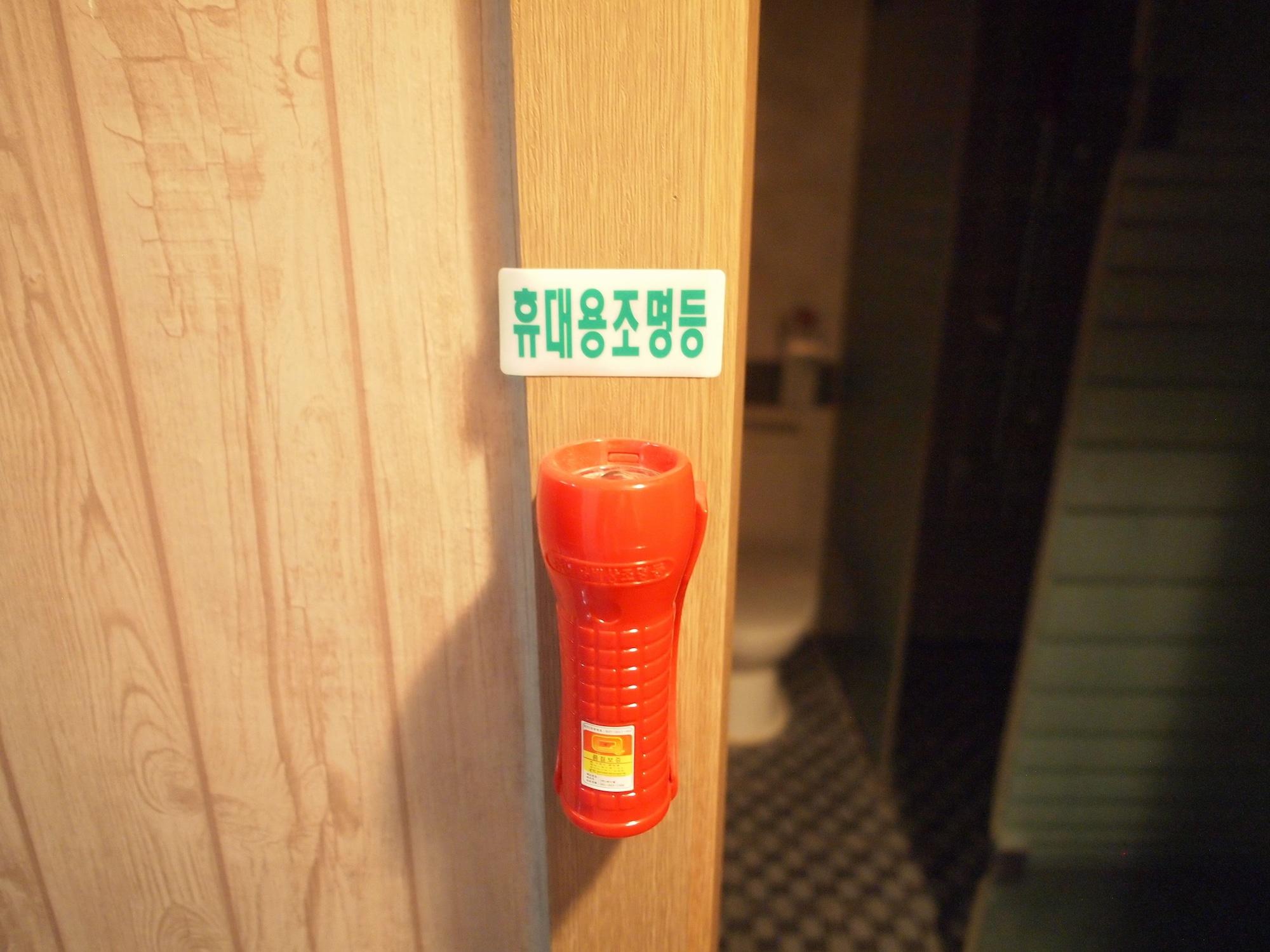 Hostel J Stay Seoul Exterior photo